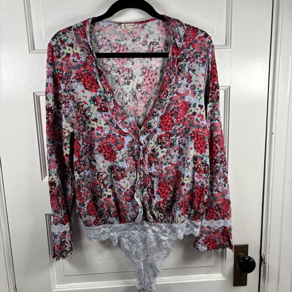 Free People Tops - Free People Heat‎ Wave Bodysuit Rose Garden Floral Size M Long bell sleeve
